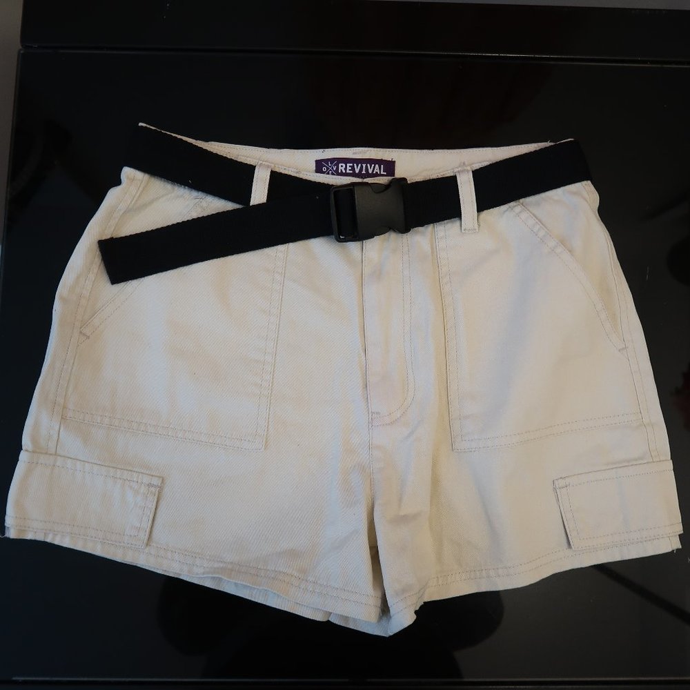 WHITE HIGH WAISTED SHORTS